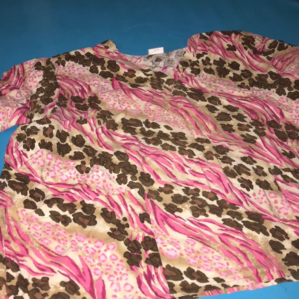 tafford scrub top! size 5X